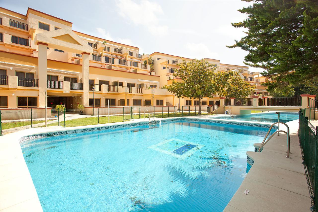 מארבלה Varios Apartamentos Romana Playa Elviria מראה חיצוני תמונה