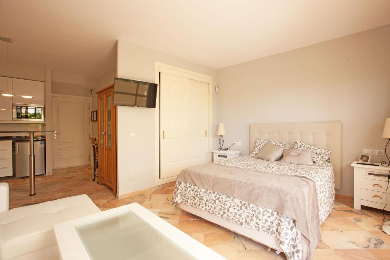 מארבלה Varios Apartamentos Romana Playa Elviria מראה חיצוני תמונה