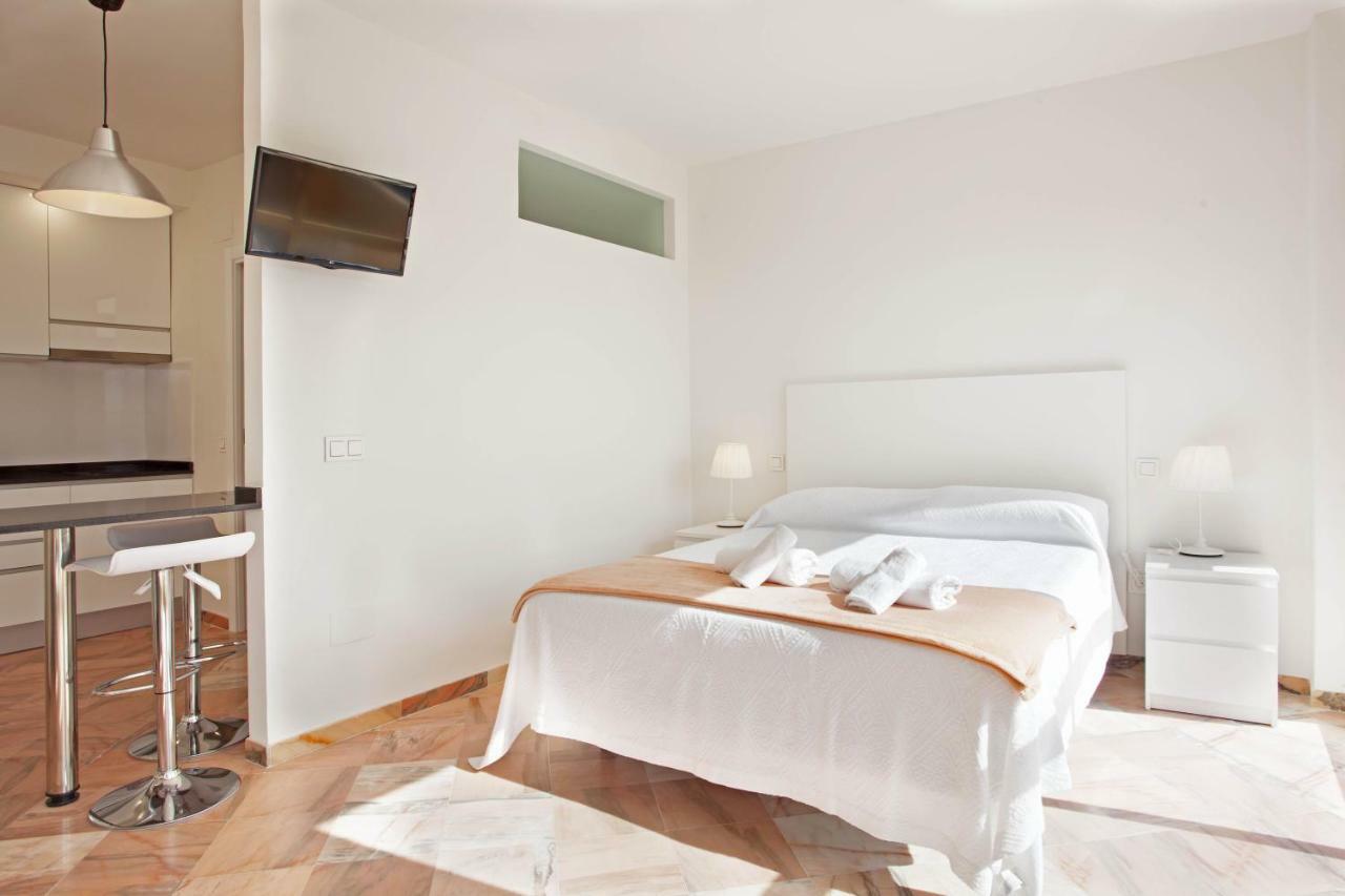 מארבלה Varios Apartamentos Romana Playa Elviria מראה חיצוני תמונה
